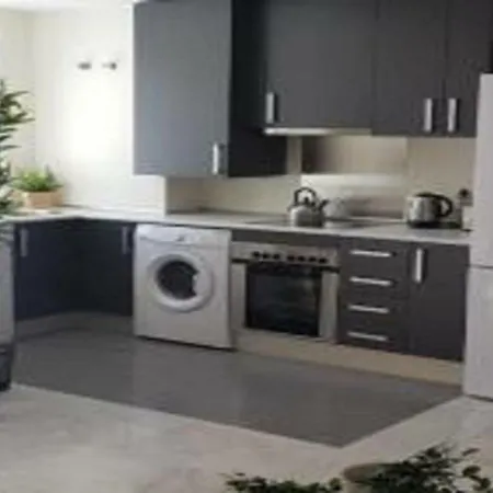 Capitolio, Valle Otel Estepona